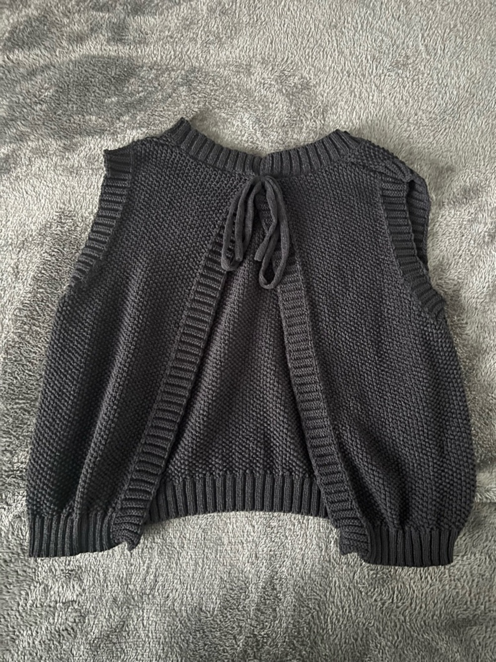 Sleeveless Tie Knit Vest - Black